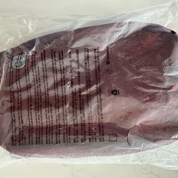 NWT Brand New lululemon Everyday Belt Bag 1L in Red Merlot RDMR - Picture 7 of 10
